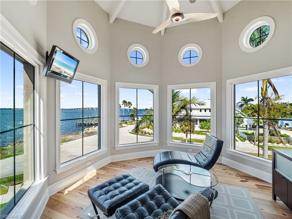 6005 W Riverside Dr, Fort Myers, FL 33919 Photo