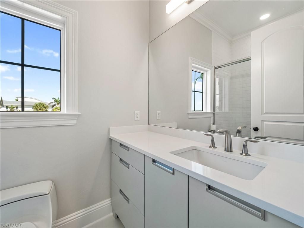 6005 W Riverside Dr, Fort Myers, FL 33919 Photo