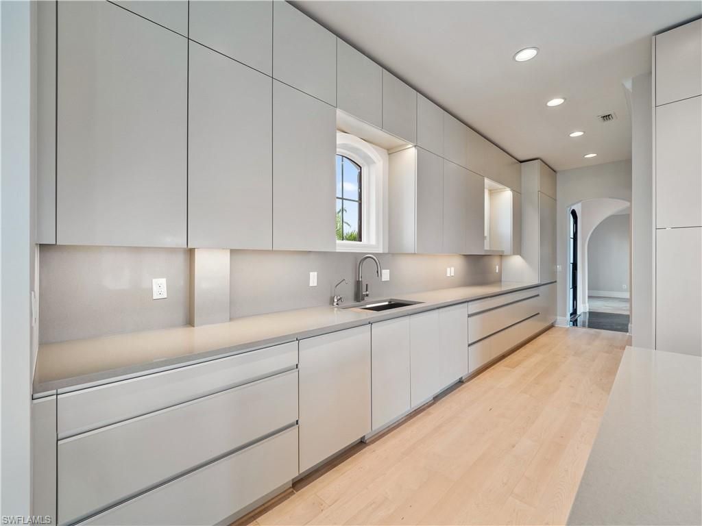 6005 W Riverside Dr, Fort Myers, FL 33919 Photo