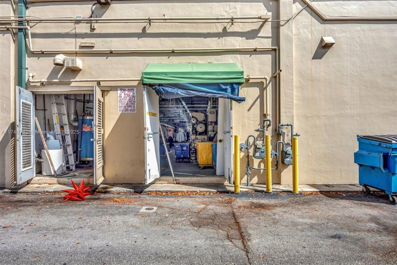 8766 SW 72 St, Miami, FL 33173 Photo