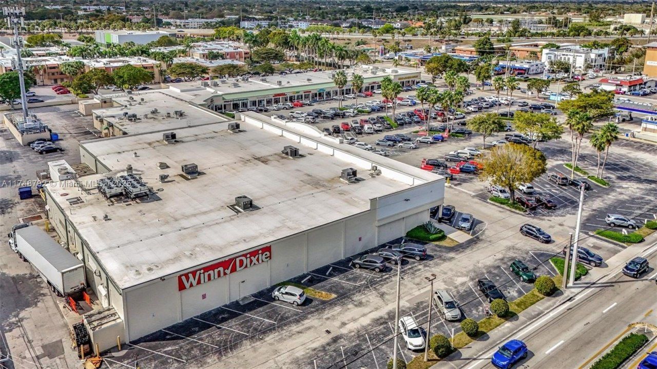 8766 SW 72 St, Miami, FL 33173 Photo