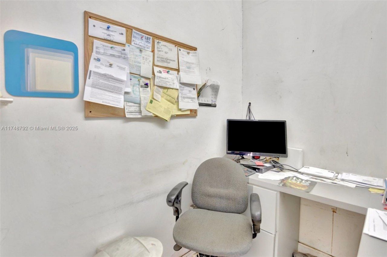 8766 SW 72 St, Miami, FL 33173 Photo