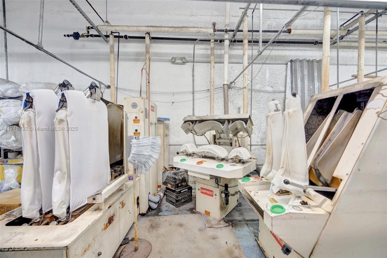 8766 SW 72 St, Miami, FL 33173 Photo