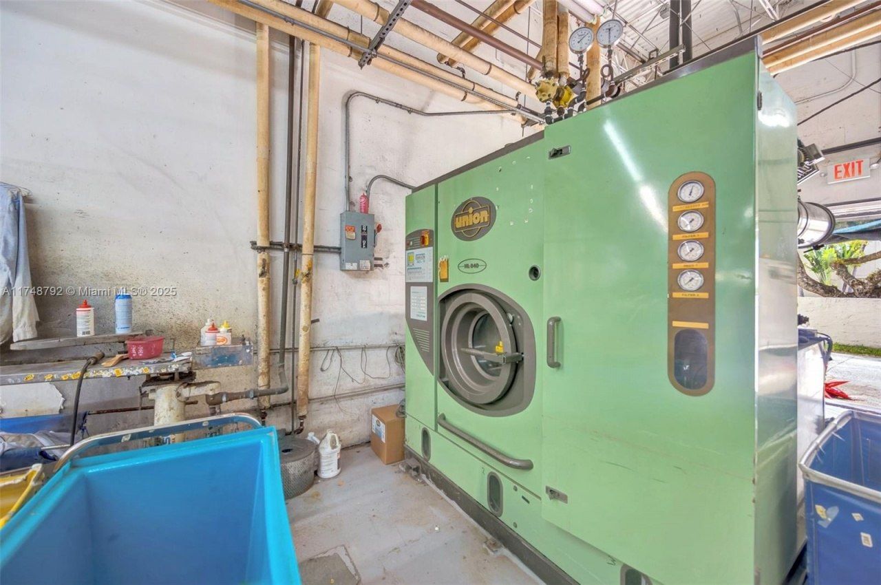 8766 SW 72 St, Miami, FL 33173 Photo