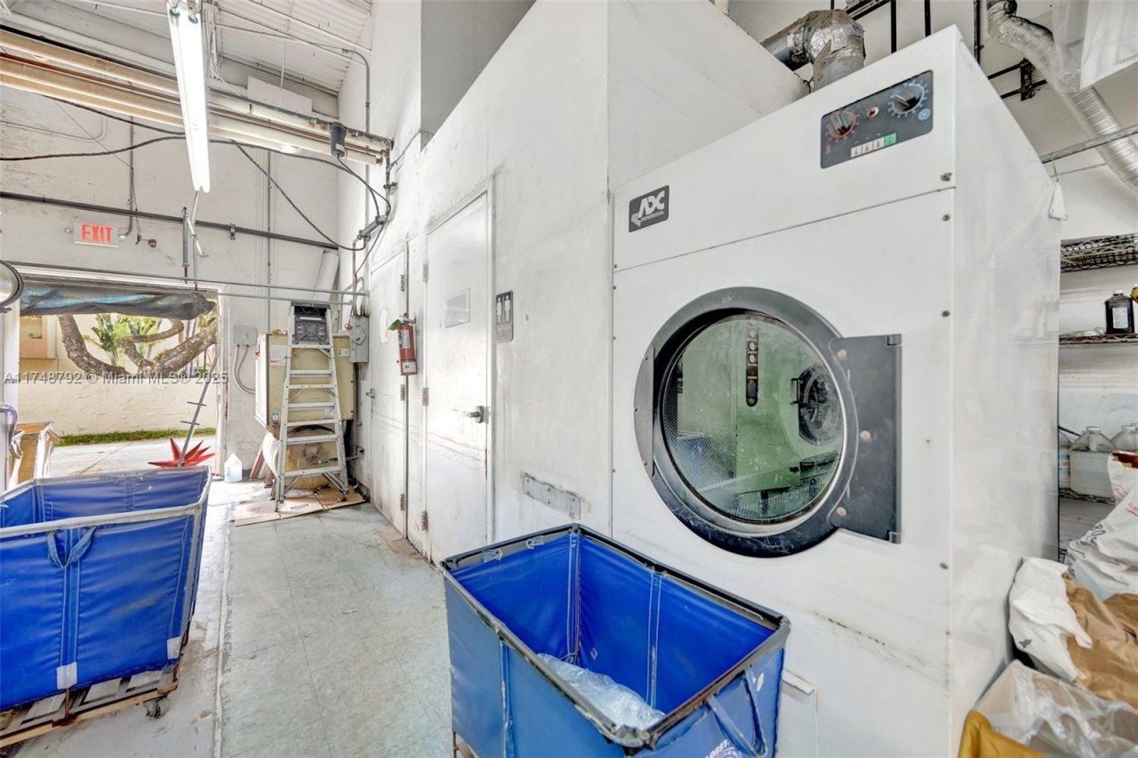 8766 SW 72 St, Miami, FL 33173 Photo