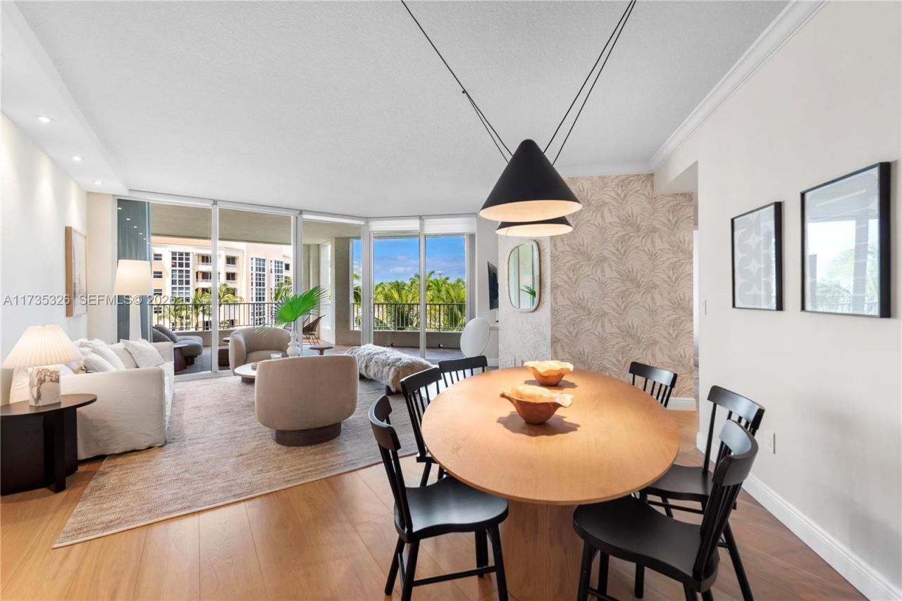 705 Crandon Blvd, Unit 405, Key Biscayne, FL 33149 Photo