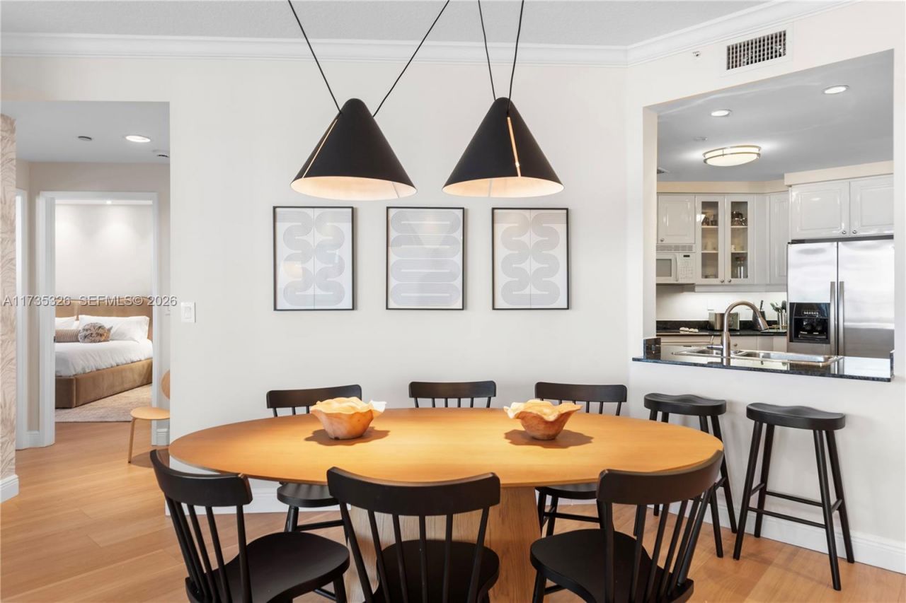 705 Crandon Blvd, Unit 405, Key Biscayne, FL 33149 Photo