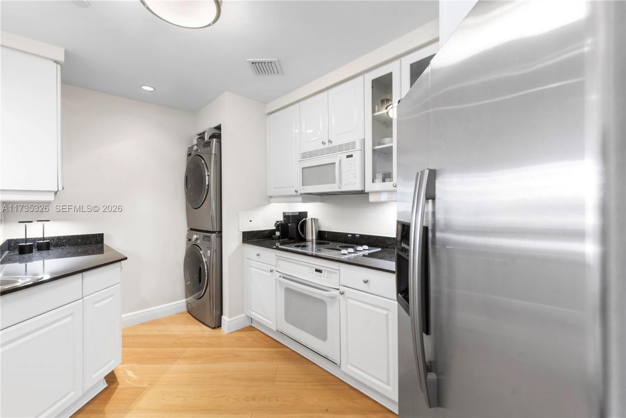705 Crandon Blvd, Unit 405, Key Biscayne, FL 33149 Photo