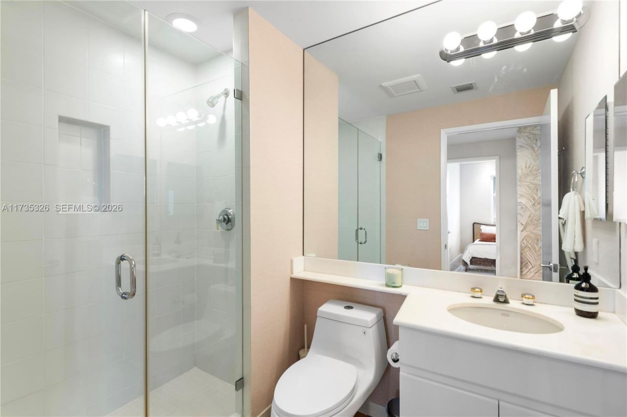 705 Crandon Blvd, Unit 405, Key Biscayne, FL 33149 Photo
