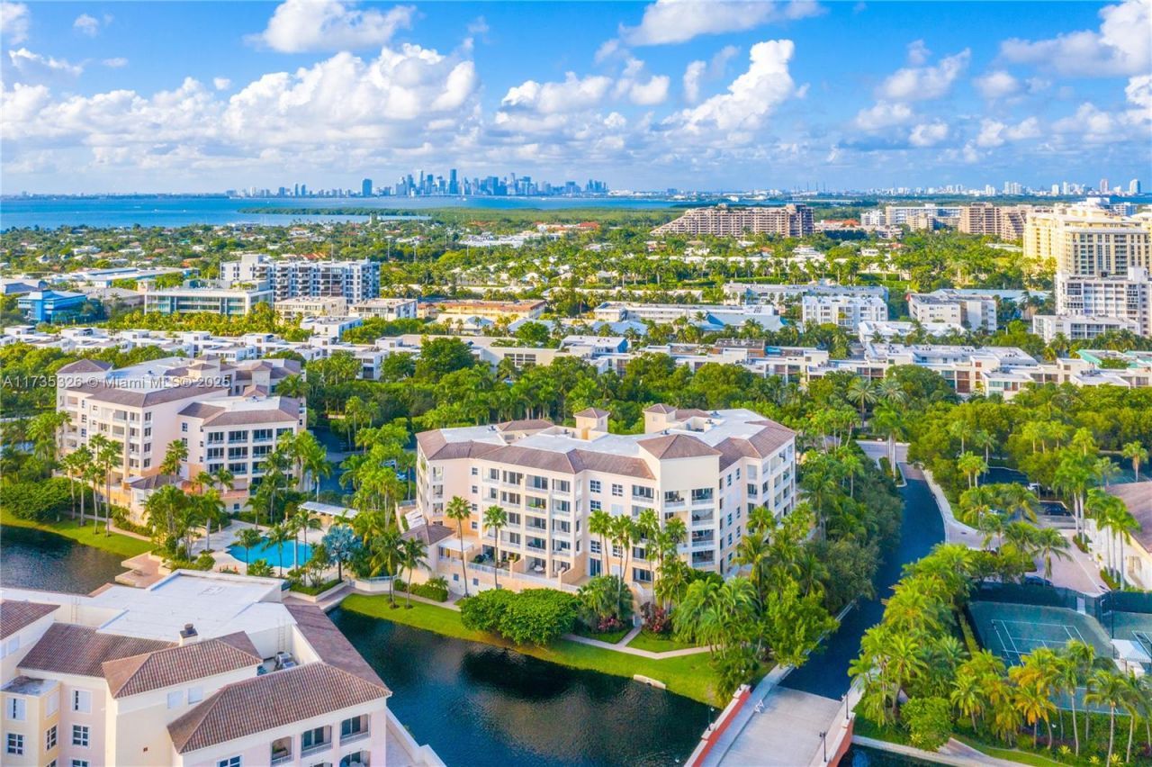 705 Crandon Blvd, Unit 405, Key Biscayne, FL 33149 Photo