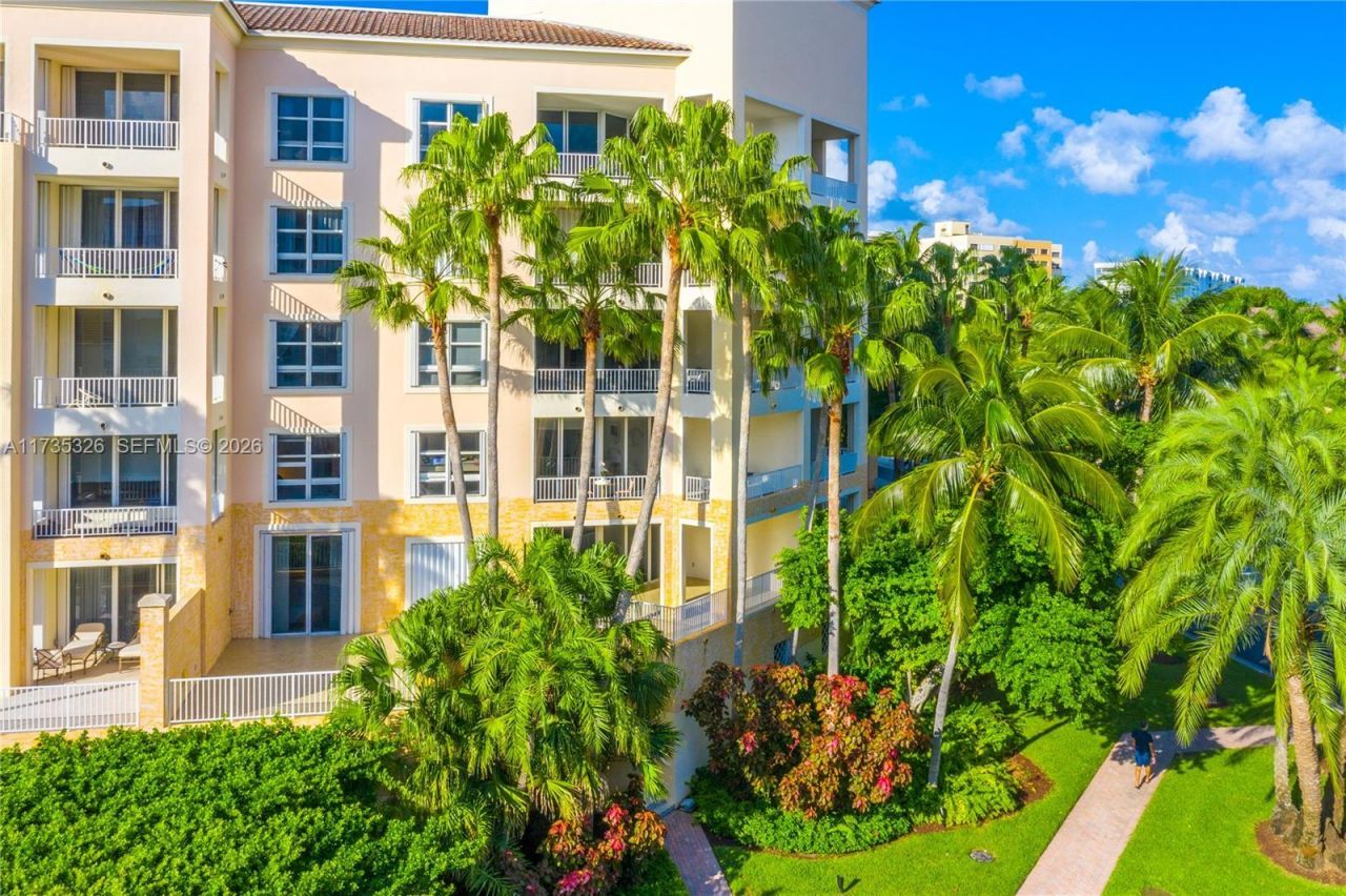 705 Crandon Blvd, Unit 405, Key Biscayne, FL 33149 Photo