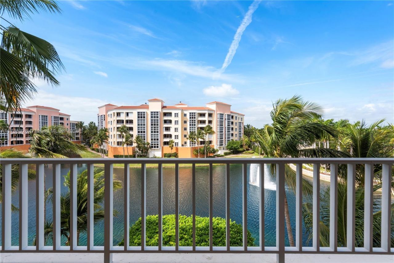 705 Crandon Blvd, Unit 405, Key Biscayne, FL 33149 Photo