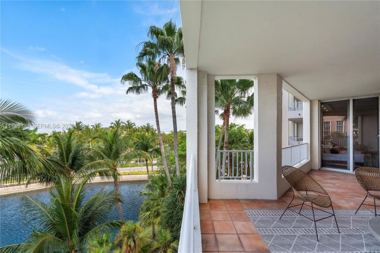 705 Crandon Blvd, Unit 405, Key Biscayne, FL 33149 Photo