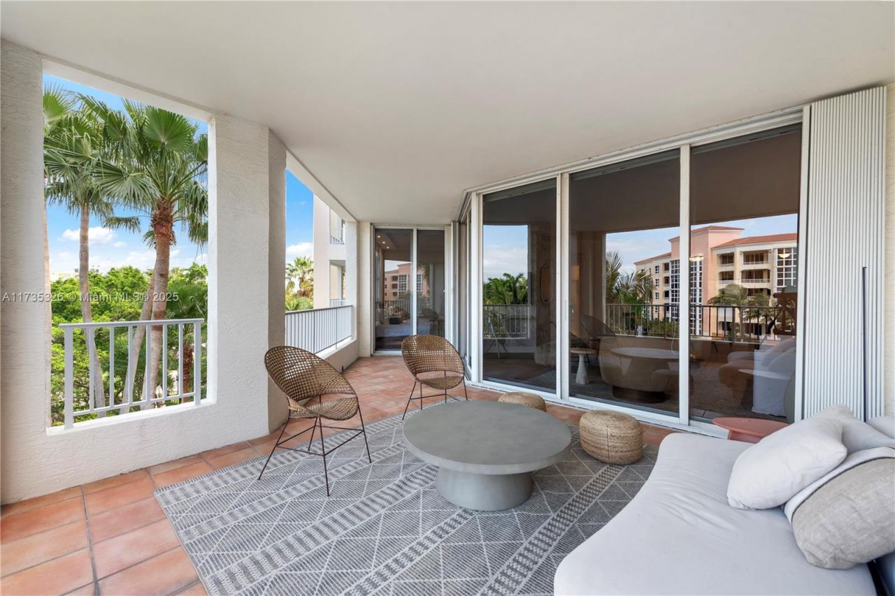 705 Crandon Blvd, Unit 405, Key Biscayne, FL 33149 Photo