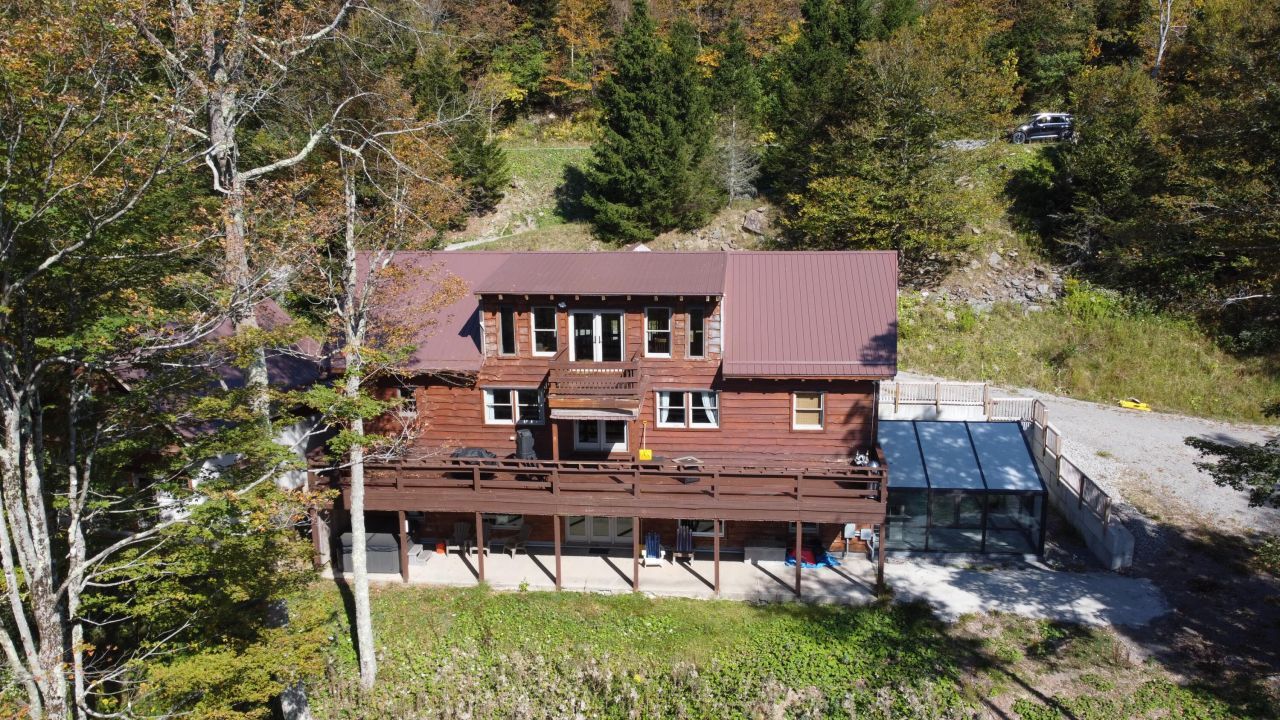 945 S Westridge Rd Snowshoe, WV 26209