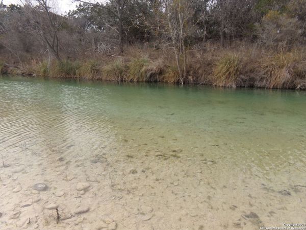 5 Pvt rd 2560, Uvalde, TX 78801