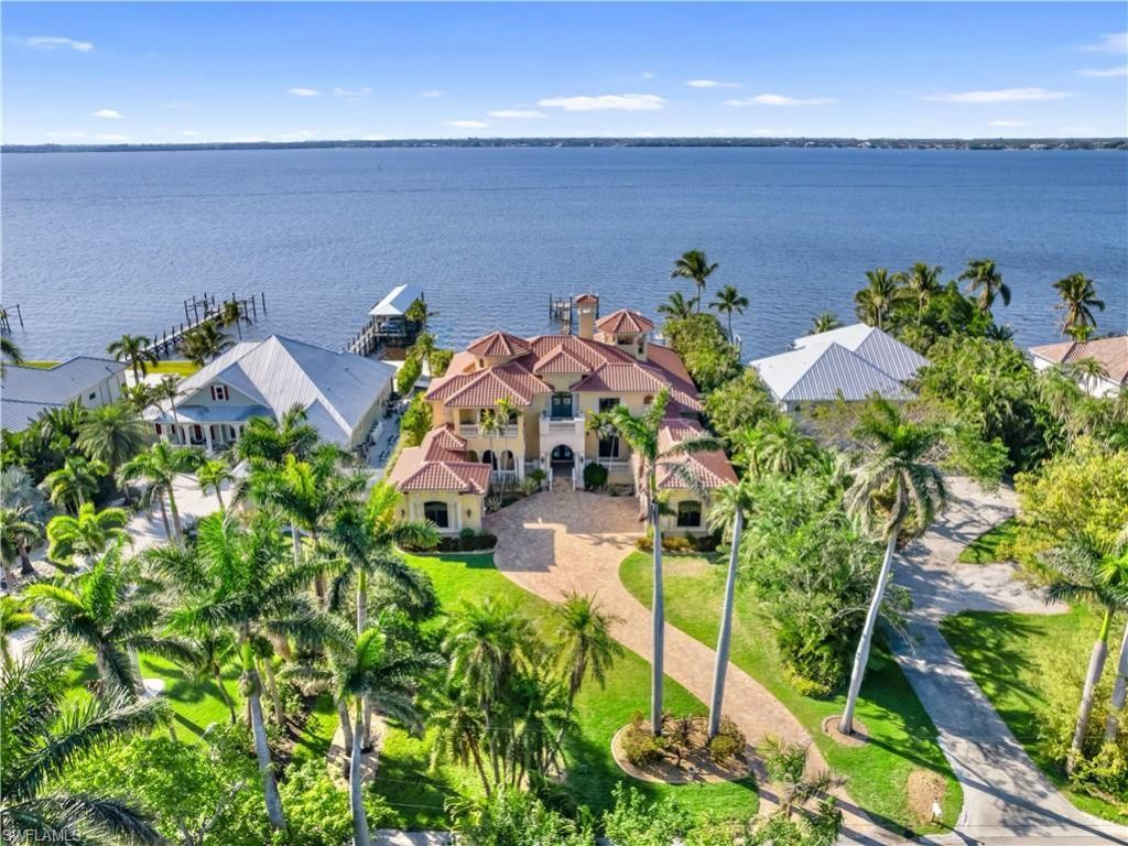 2704 Shriver Dr, Fort Myers, FL 33901 Photo