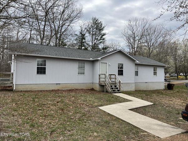 669 Myrtle Ave, Crossville, TN 38555