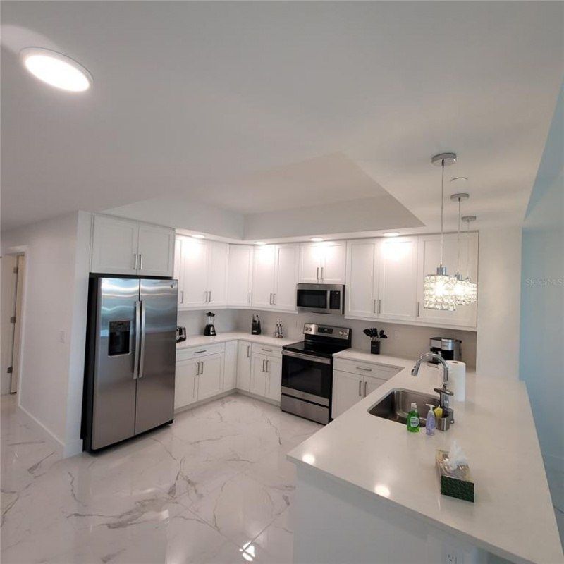 415 Island Way, Unit 204, Clearwater Beach, FL 33767 Photo