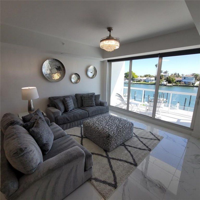 415 Island Way, Unit 204, Clearwater Beach, FL 33767 Photo