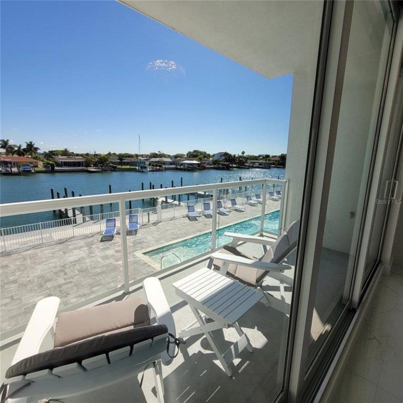 415 Island Way, Unit 204, Clearwater Beach, FL 33767 Photo