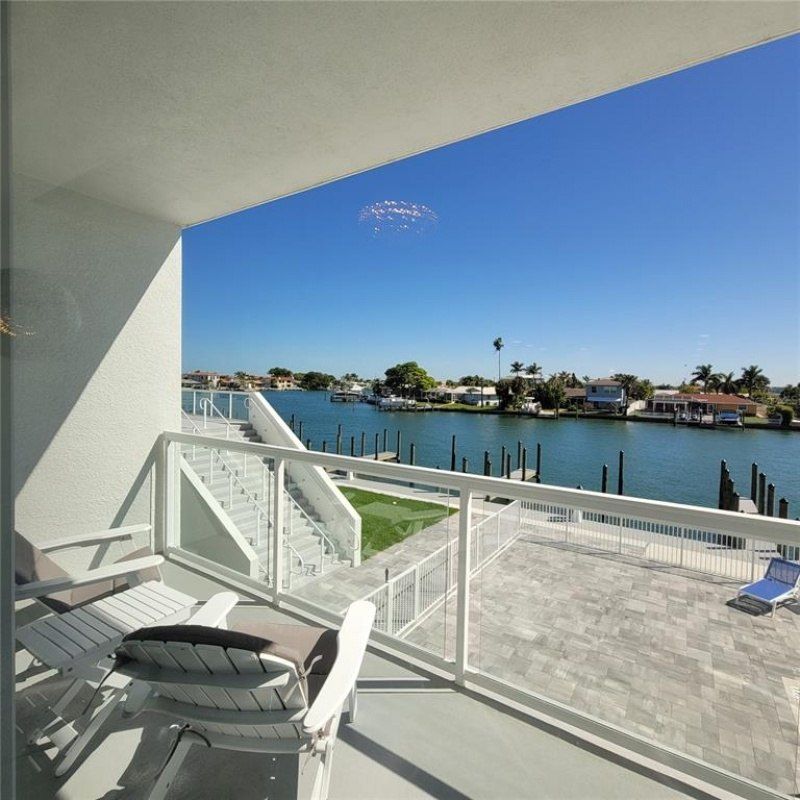 415 Island Way, Unit 204, Clearwater Beach, FL 33767 Photo