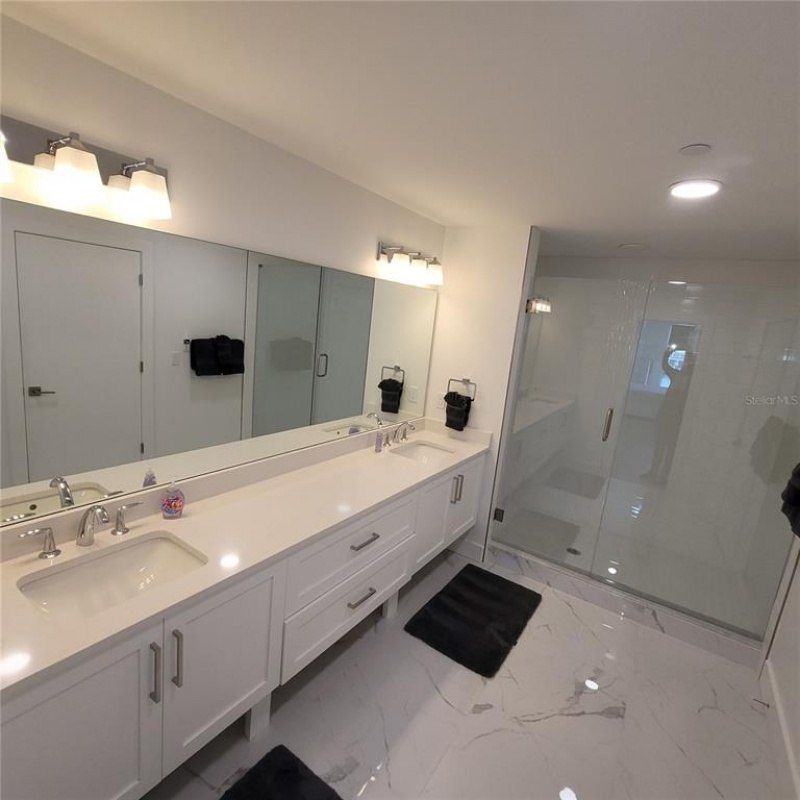 415 Island Way, Unit 204, Clearwater Beach, FL 33767 Photo