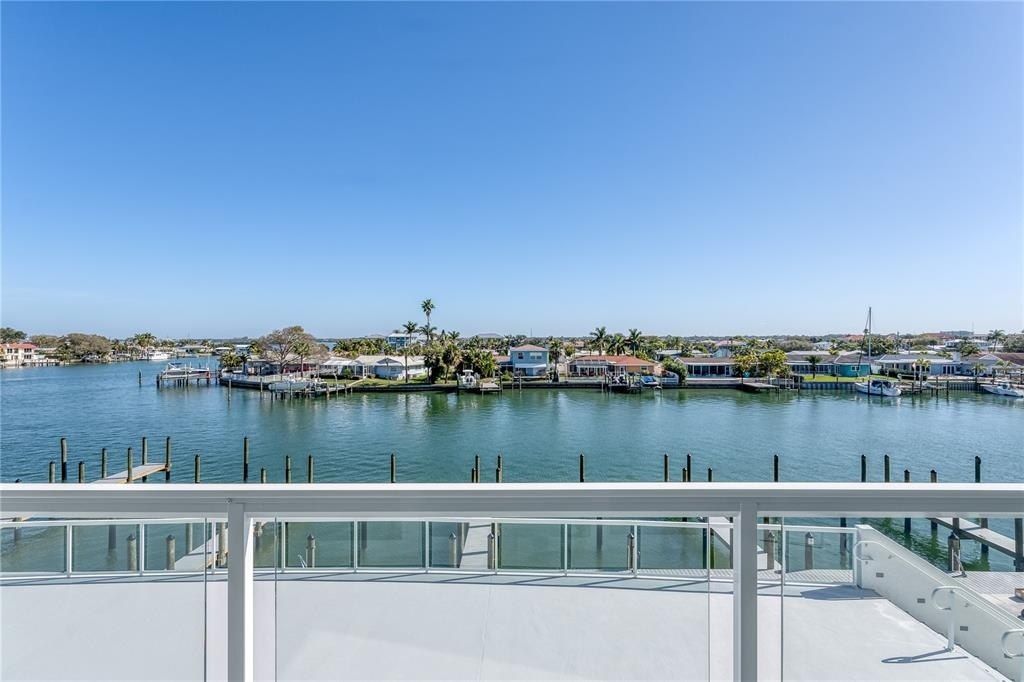 415 Island Way, Unit 204, Clearwater Beach, FL 33767 Photo