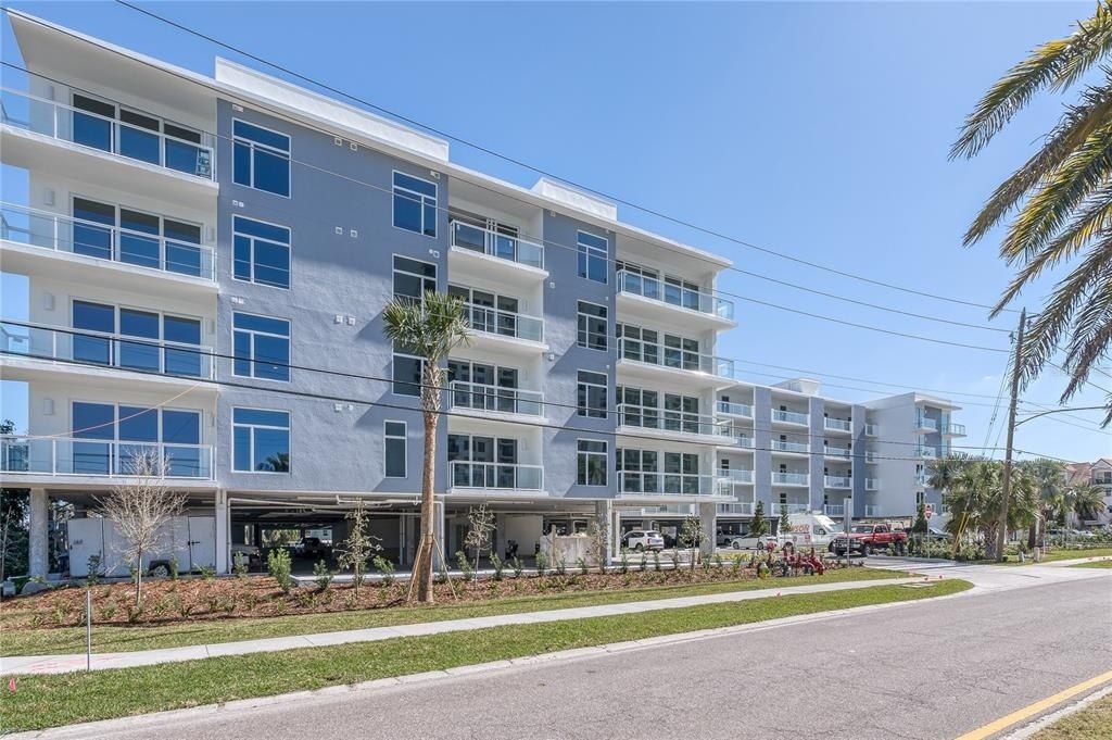 415 Island Way, Unit 204, Clearwater Beach, FL 33767 Photo