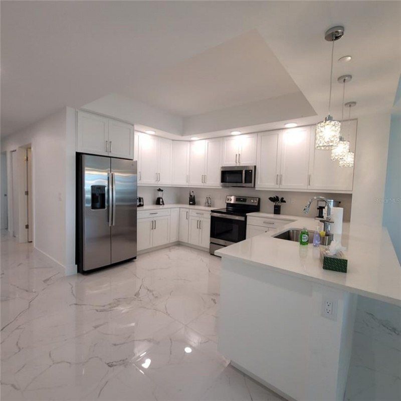 415 Island Way, Unit 204, Clearwater Beach, FL 33767 Photo
