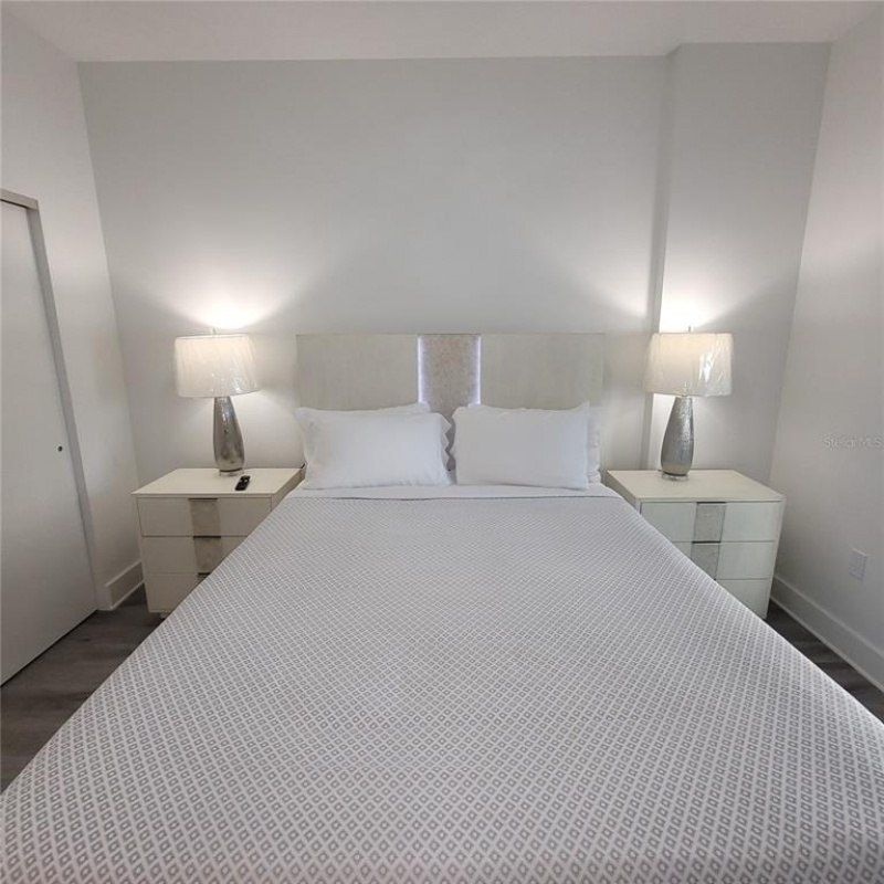 415 Island Way, Unit 204, Clearwater Beach, FL 33767 Photo
