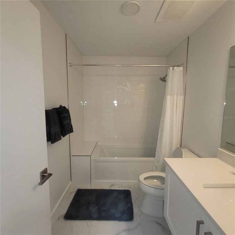 415 Island Way, Unit 204, Clearwater Beach, FL 33767 Photo