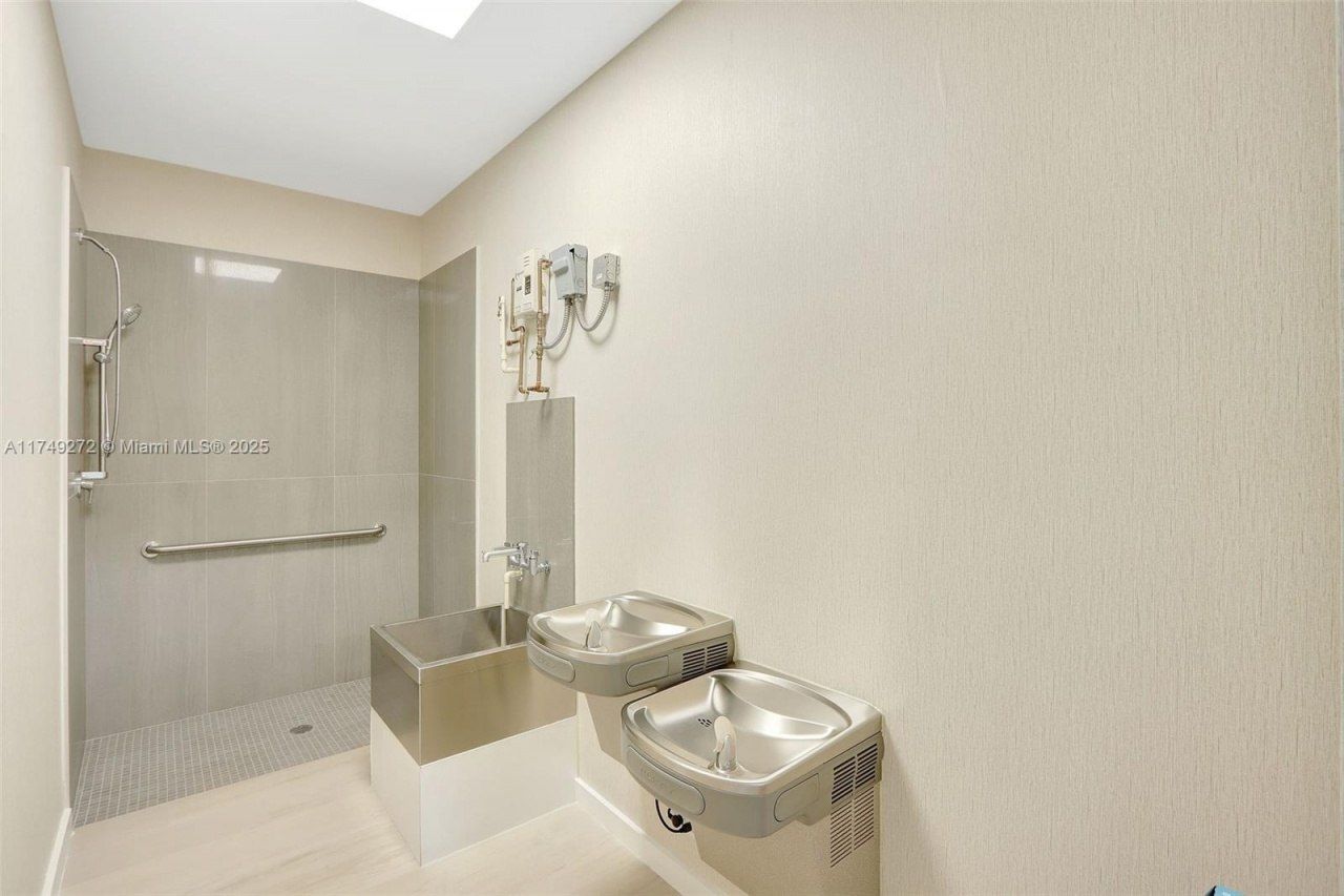 235 NE 67th St, Unit 3, Miami, FL 33138 Photo