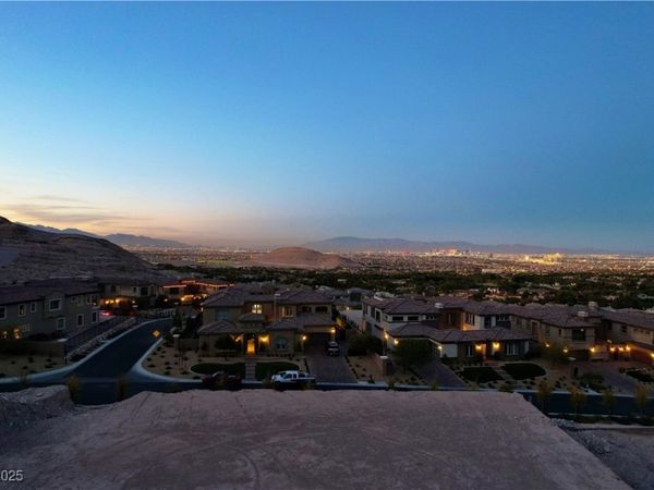 34 Mountain View Drive, Las Vegas, NV 89141