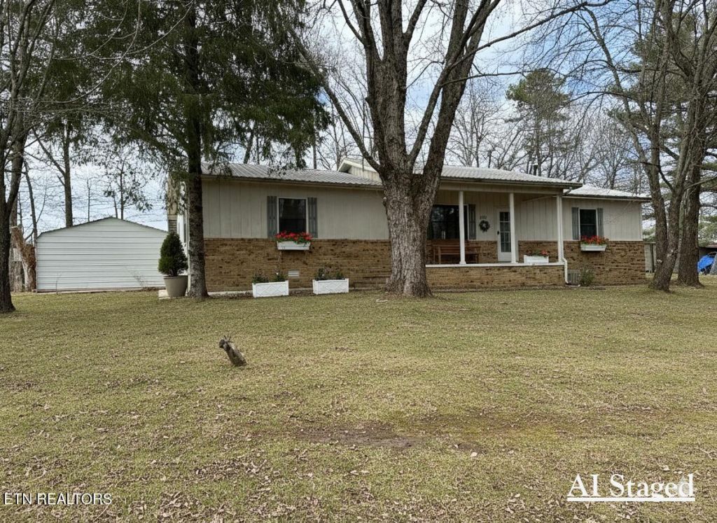 134 Woodlawn Drive, Jamestown, TN 38556 Main Photo