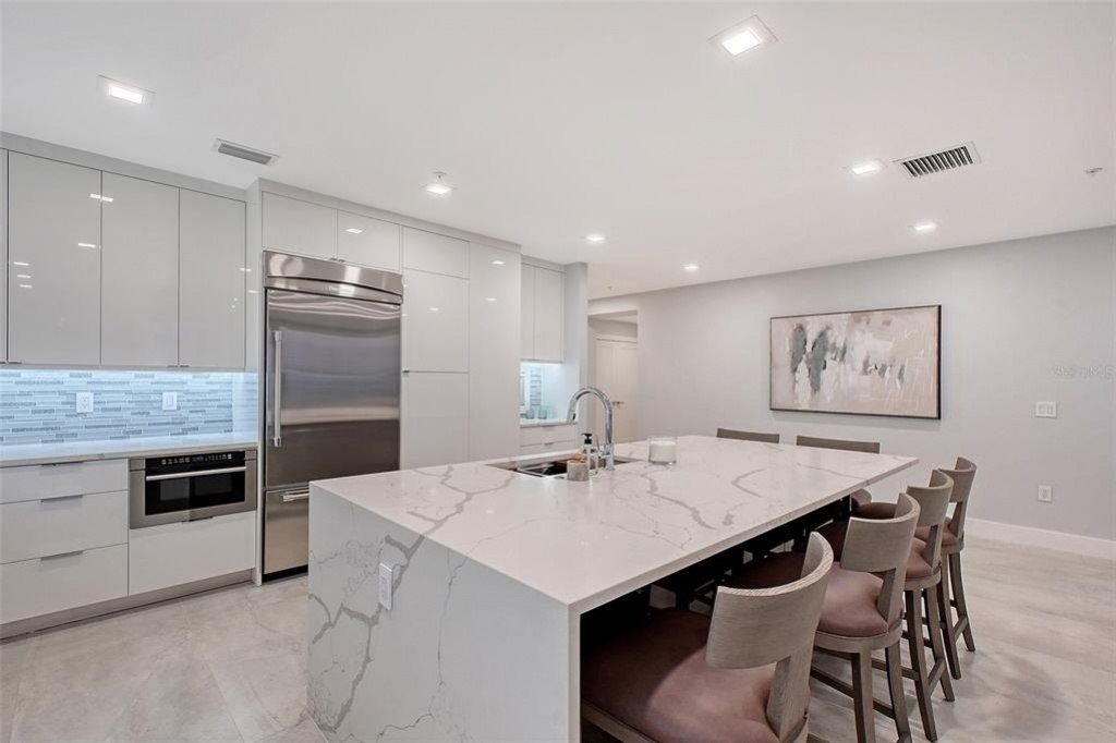 650 Golden Gate Point, Unit 403, Sarasota, FL 34236 Photo