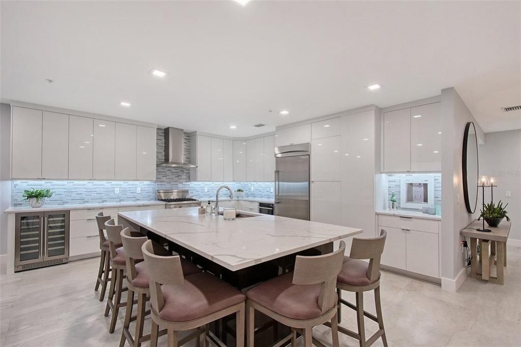 650 Golden Gate Point, Unit 403, Sarasota, FL 34236 Photo