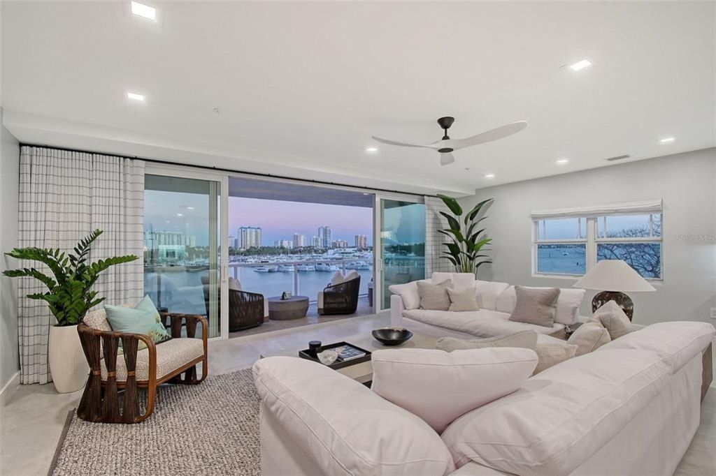 650 Golden Gate Point, Unit 403, Sarasota, FL 34236 Photo