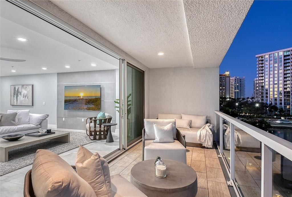 650 Golden Gate Point, Unit 403, Sarasota, FL 34236 Photo