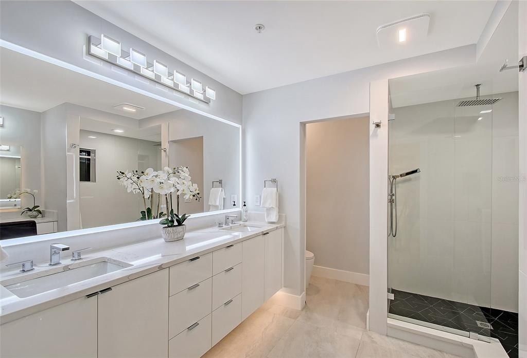 650 Golden Gate Point, Unit 403, Sarasota, FL 34236 Photo