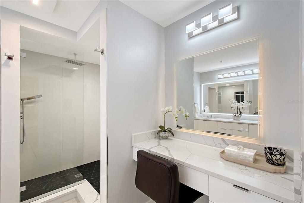 650 Golden Gate Point, Unit 403, Sarasota, FL 34236 Photo