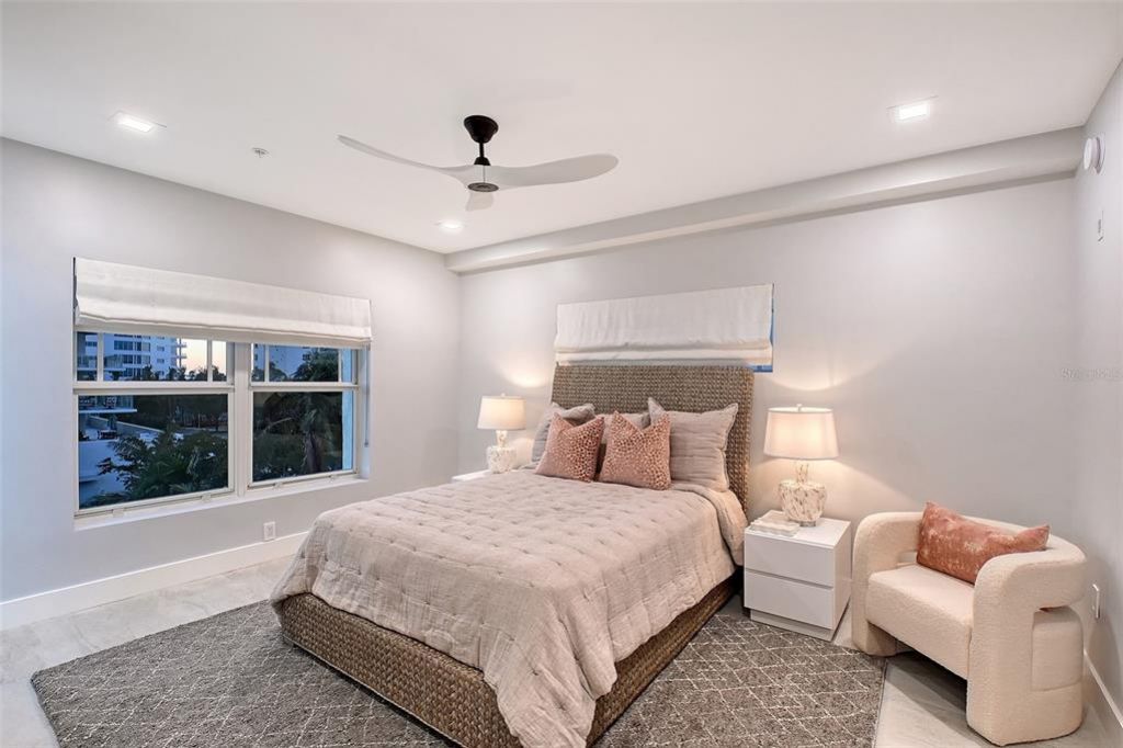 650 Golden Gate Point, Unit 403, Sarasota, FL 34236 Photo