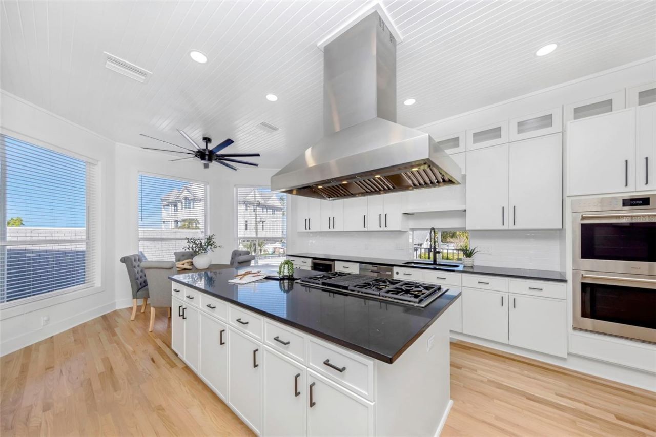 606 Indiana Avenue, Crystal Beach, FL 34681 Photo