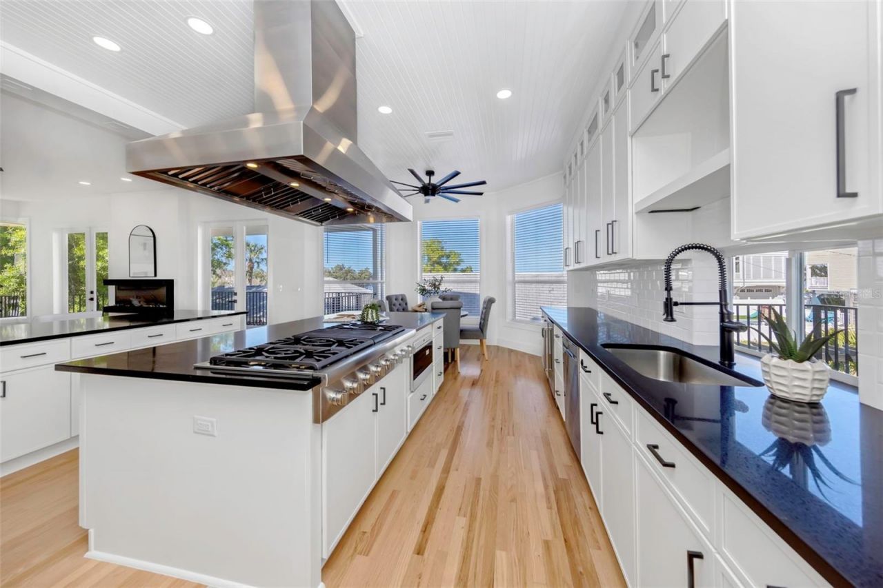 606 Indiana Avenue, Crystal Beach, FL 34681 Photo