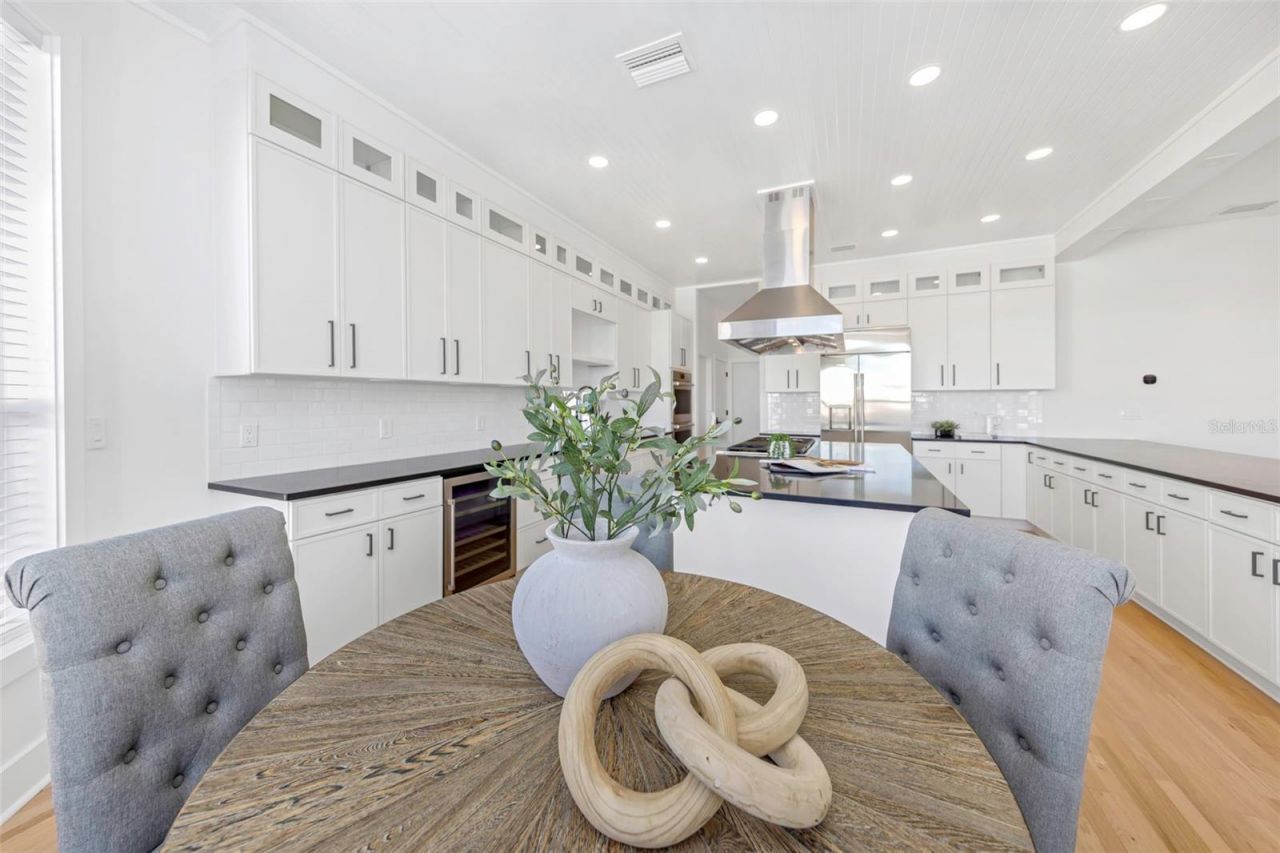 606 Indiana Avenue, Crystal Beach, FL 34681 Photo