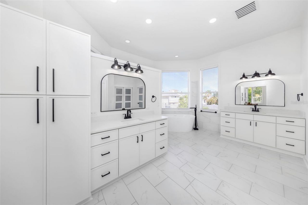 606 Indiana Avenue, Crystal Beach, FL 34681 Photo