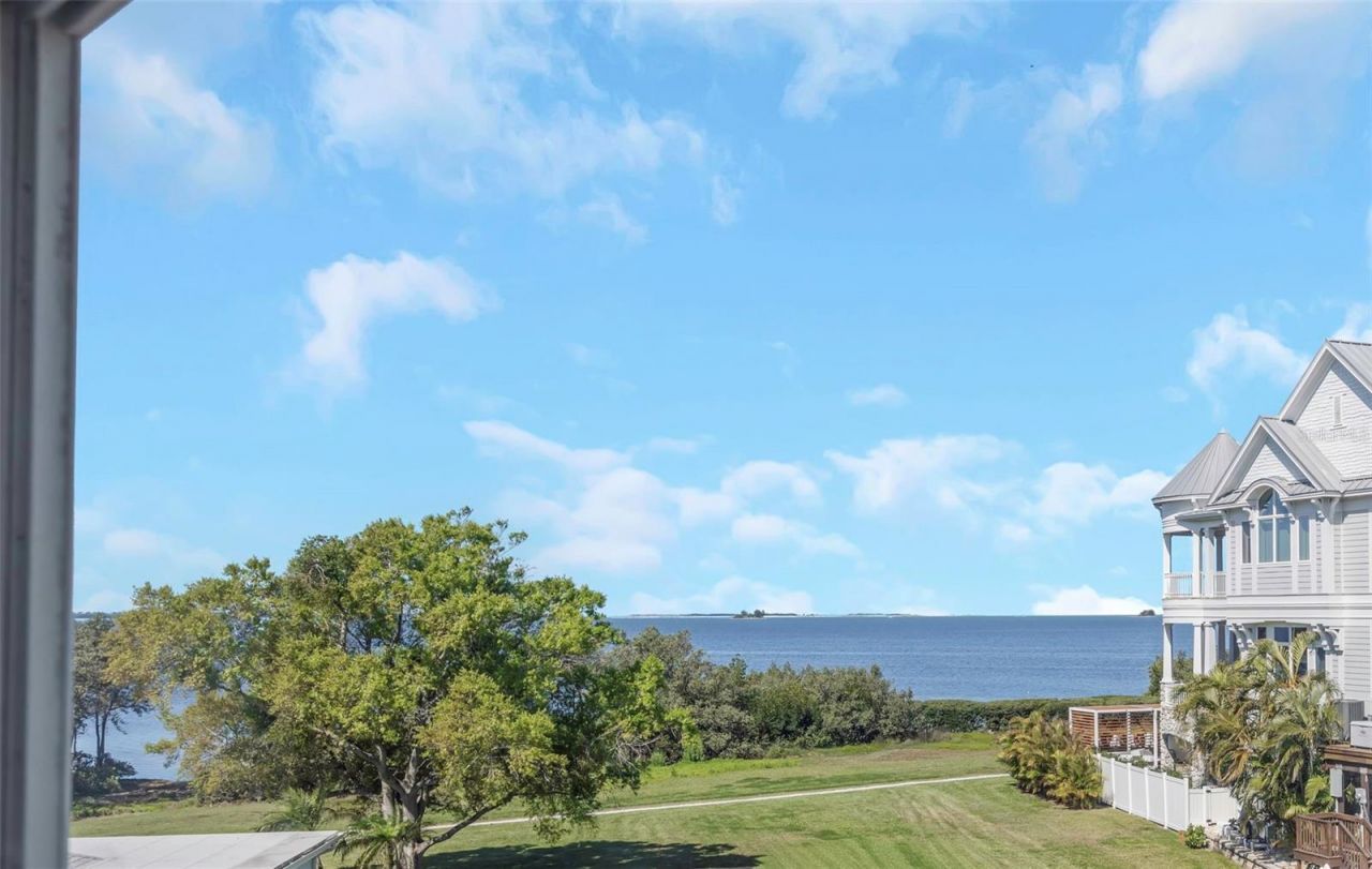 606 Indiana Avenue, Crystal Beach, FL 34681 Photo