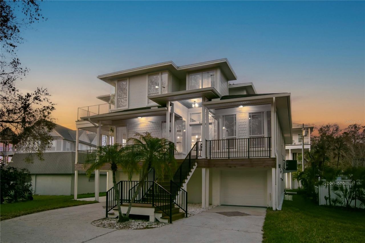 606 Indiana Avenue, Crystal Beach, FL 34681 Photo