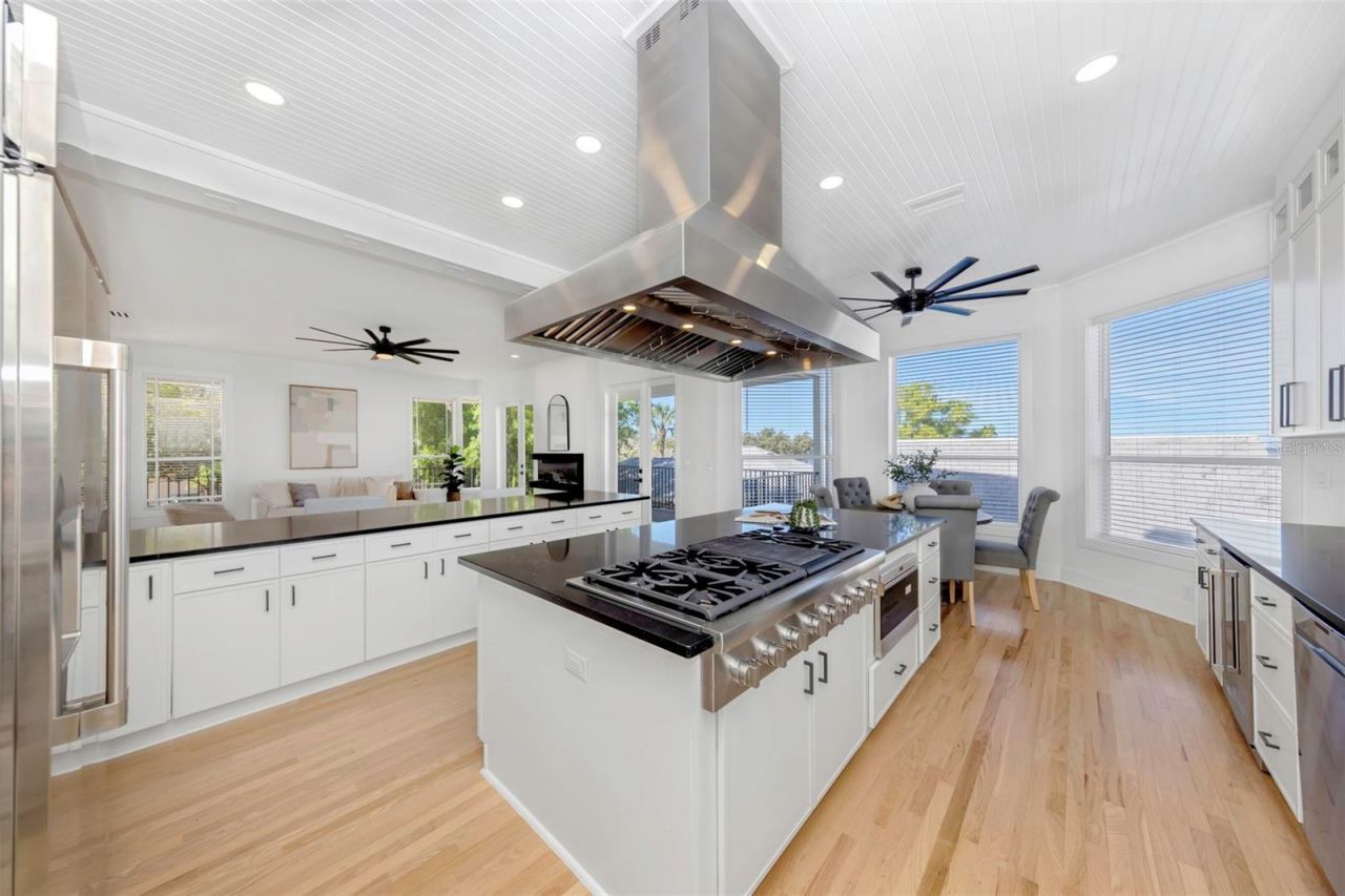 606 Indiana Avenue, Crystal Beach, FL 34681 Photo