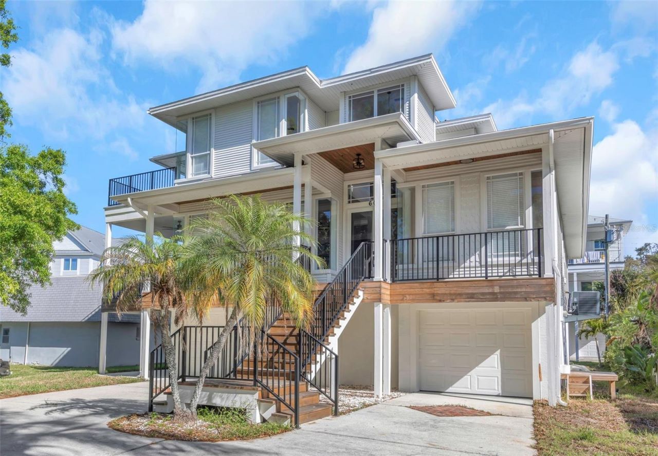 606 Indiana Avenue, Crystal Beach, FL 34681 Photo